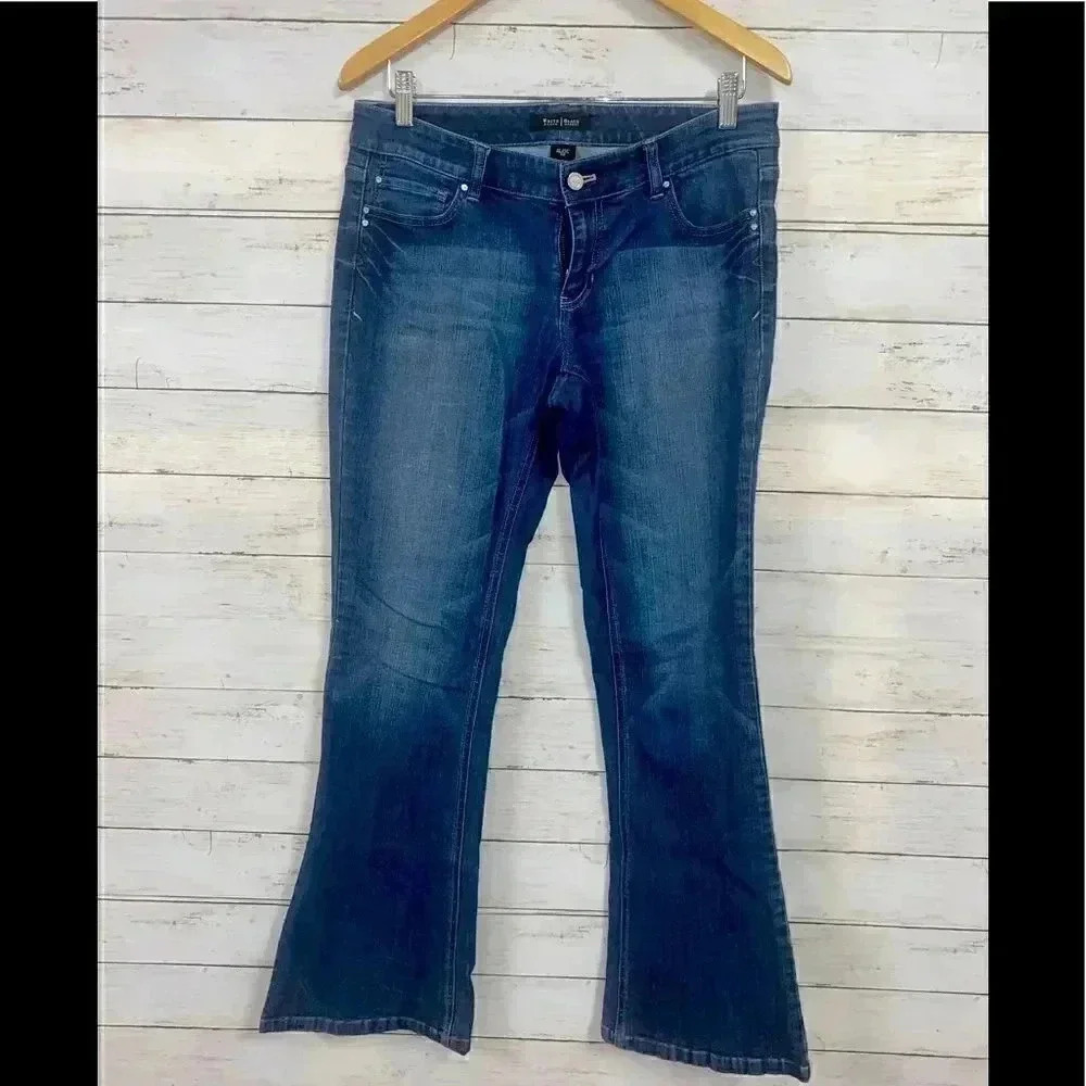 White House Black Market Flare Leg Jeans - Picture 1 of 5